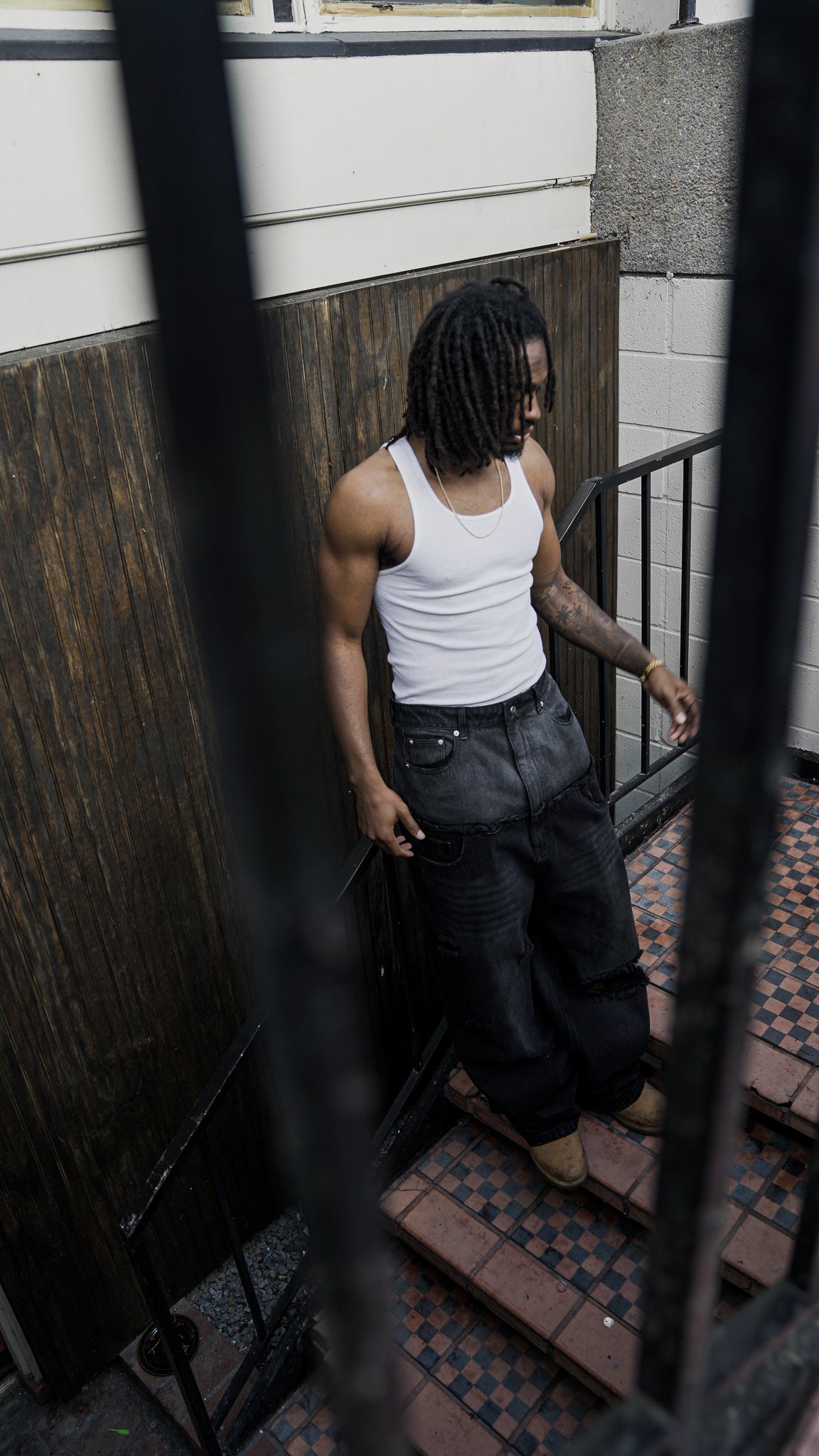 DOUBLE WAISTED DENIM